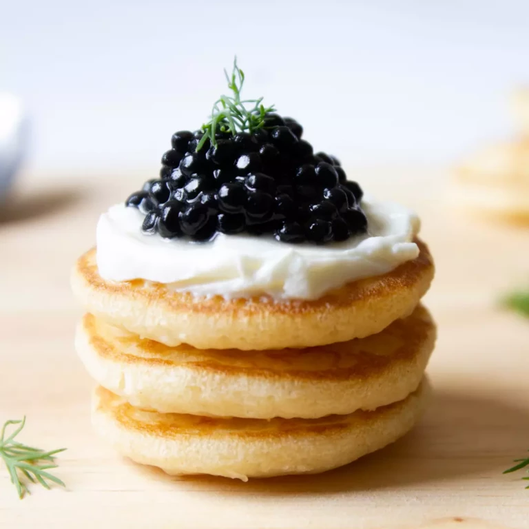 Kaviar mit Blinis